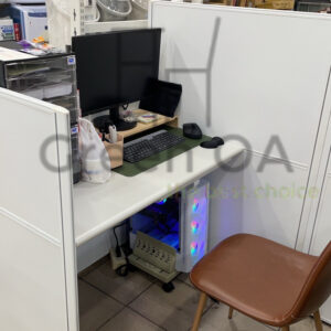 2.5屏風烤白色理想櫃主桌4