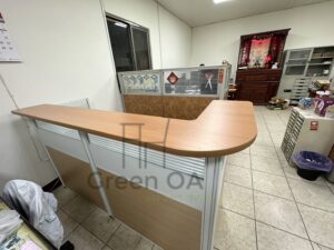 2.5屏風烤白色112高主桌l型櫃檯板鋼製中抽