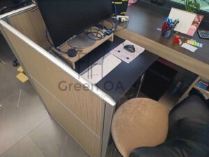 2.5屏風112高2層貼皮黑色主桌黑色側桌會議桌會議椅3