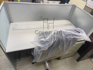 2.5屏風(112高)兩層+主桌+abs中抽+活動櫃+主管椅2