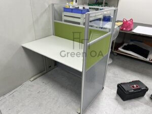 2.5屏風(132高)+cd桌1