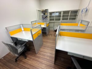 2.5屏風(112高)+主桌+活動櫃+三角線槽合+鋼製中抽有鎖+n1職員椅+4x6尺公文櫃2