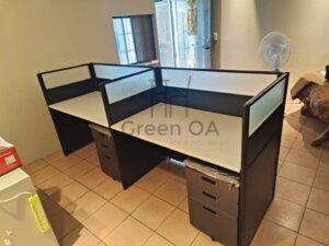 2.5屏風(112高)烤黑+主桌+黑色活動櫃1