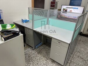 2.5屏風(122高)+單邊辦公桌1
