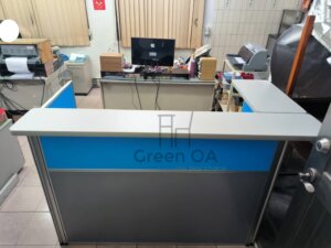 2.5屏風(102高)+主桌+櫃檯板+鋼製中抽2