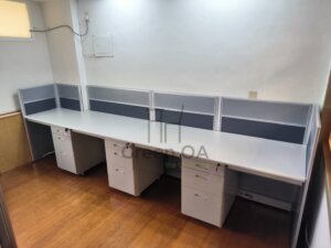 2.5屏風(112高)分三層+主桌+鋼製薄抽+落地桶+活動櫃1