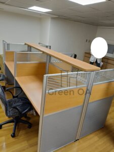 2.5屏風(122高)+主桌+櫃檯板+木紋鋼製公文櫃+雙人衣櫃1