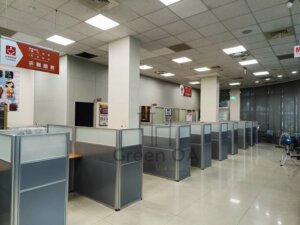 2.5屏風(72高+132高)+主桌+活動櫃+鋼製中抽+辦公椅9