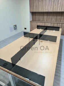 桌上屏+白色口字腳工作站3