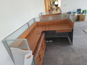 2.5屏風(112高)+主桌+側桌+鋼木中抽+木紋活動櫃5