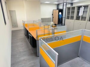 2.5屏風(112高)+木紋主桌+黑色活動櫃+胡桃會議桌+公文櫃6