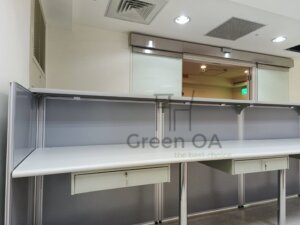 2.5屏風(112高)+主桌+櫃檯板+鋼製中抽有鎖5