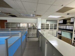 2.5屏風(122高)+主桌+側桌abs中抽+公文櫃+鐵櫃3