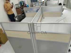 2.5屏風(112高)+主桌+abs中抽+活動櫃+職員椅1