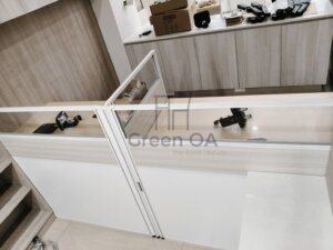 2.5屏風(112高)烤白+主桌+abs中抽2