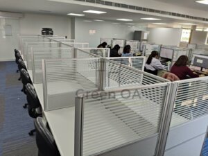 2.5屏風(132高)+桌上屏+職員椅+單邊三抽屜辦公桌4