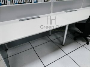 2.5屏風(102高)+主桌+單掀線槽盒5