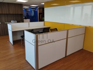 2.5屏風(102高)+主桌+會議椅5