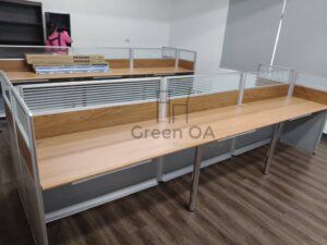 2.5屏風(112高)+木紋主桌+黑色矮活動櫃+abs塑膠中抽+辦公椅3