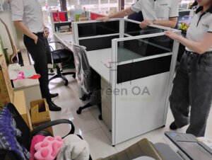 2.5屏風(112高)烤白+主桌+職員椅+活動櫃