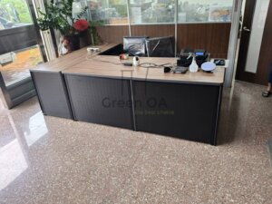 2.5屏風(72高)烤黑+深灰主桌+深灰色桌+黑色鋼製中抽有鎖+黑色活動櫃+辦公椅1