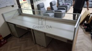 2.5屏風(102高)+主桌+鋼製中抽有鎖+活動櫃3