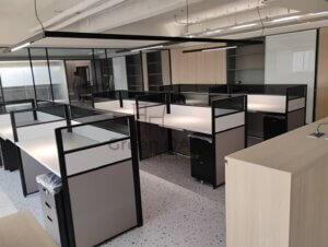 2.5屏風(112高)烤黑+主桌+abs中抽+黑色活動櫃6