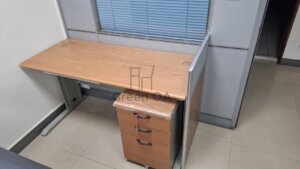 2.5屏風(92高)+cd辦公桌+abs中抽+木紋面活動櫃1