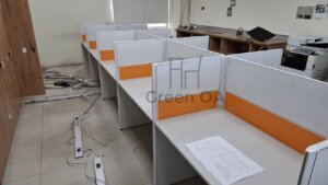 2.5屏風(122高)烤白+主桌+活動櫃2