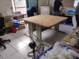 Cd辦公桌+鋼製中抽無鎖