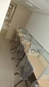 2.5屏風(112高)+淺木紋主桌+辦公椅2