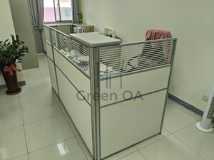 2.5屏風(132高)+櫃檯板1