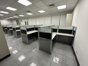 2.5屏風(122高)+主桌+側桌+櫃檯板2