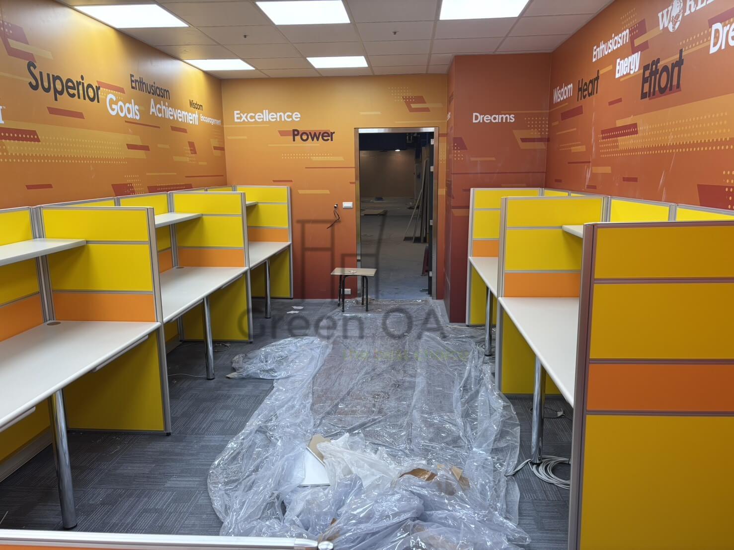 2.5屏風(142高)+主桌+ABS中抽+蛇管+櫃檯板1