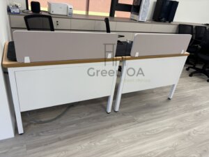 S40職員桌+桌上屏