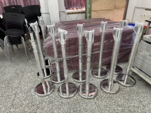 塑膠椅+紅龍柱2