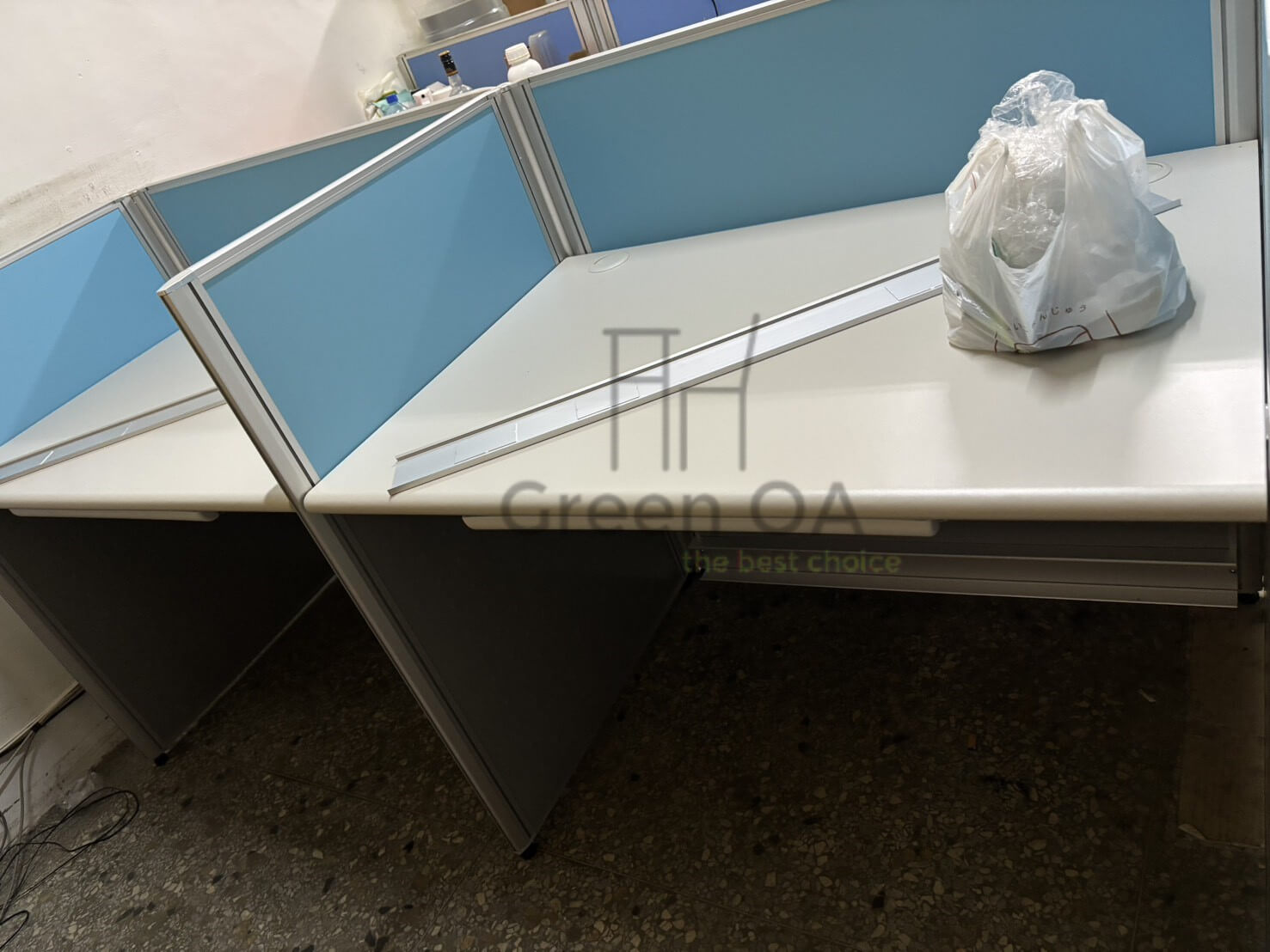 2.5屏風(102高)+主桌+ABS中抽2