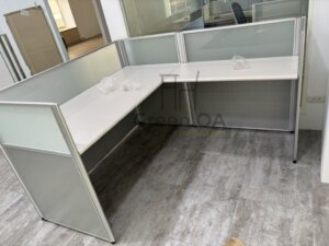 2.5屏風(102高)+主桌+側桌2