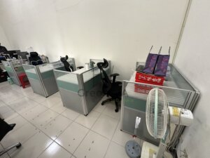 2.5屏風(92高)+單邊三抽辦公桌1