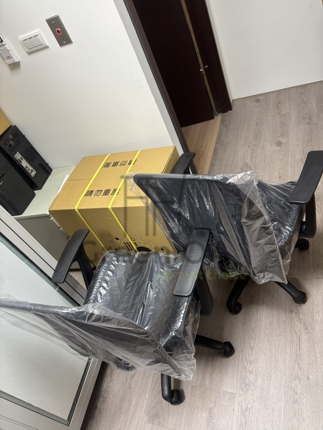 DU05辦公椅+活動櫃