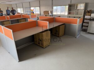 2.5屏風(102高)+主桌+活動櫃4