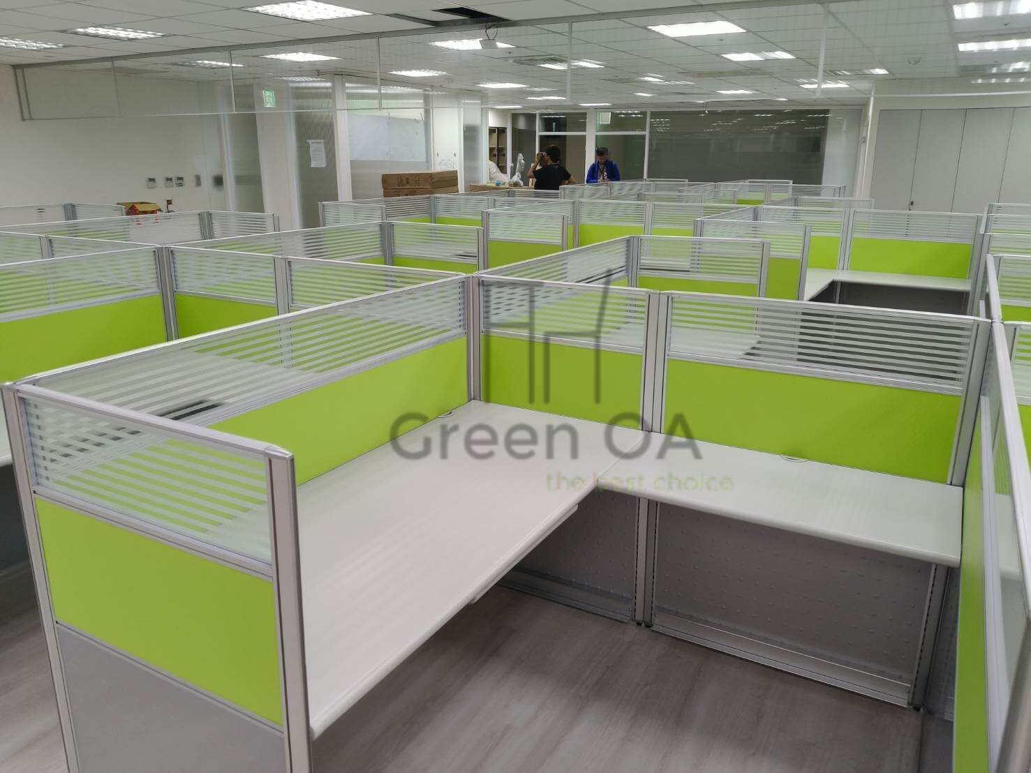 2.5屏風(121高)+主桌+側桌+ABS中抽+活動櫃5