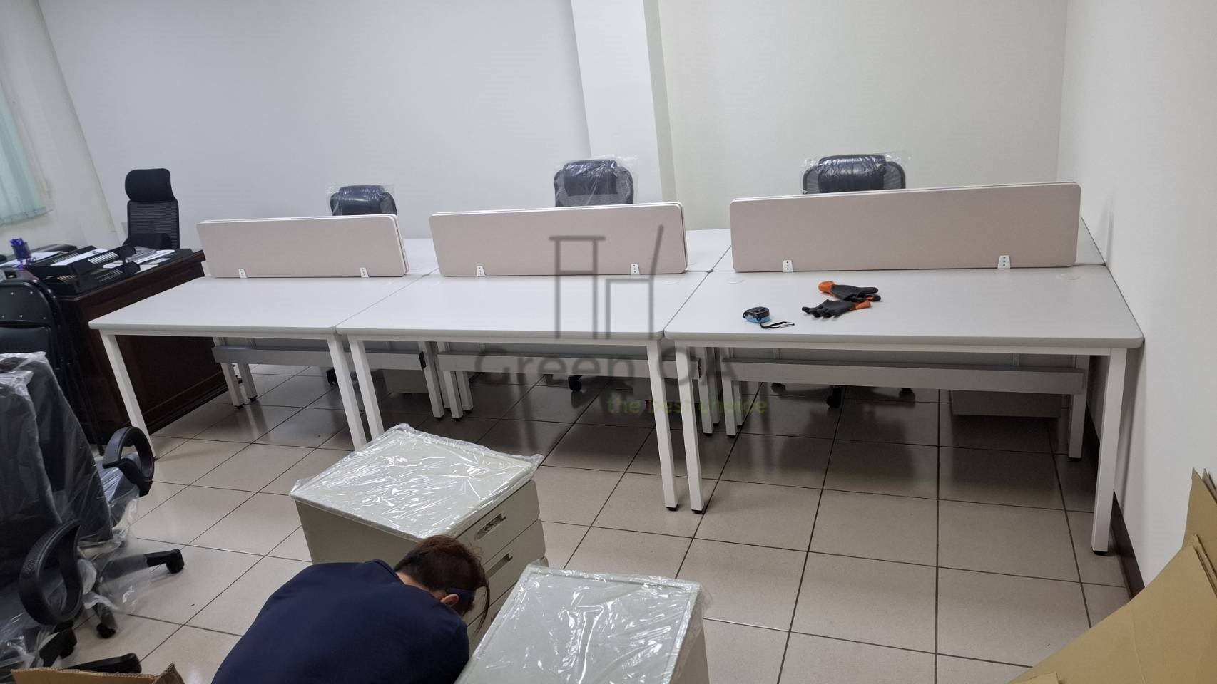 S40工作站+桌上屏+活動櫃+辦公椅2