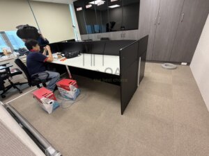 2.5屏風(102高)烤黑+主桌1