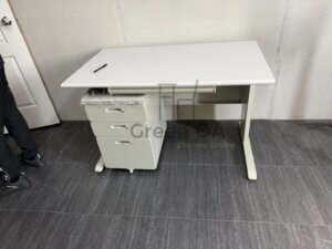 CD辦公桌